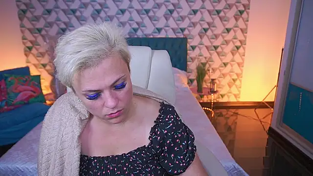 CrystalVibe's Live XXX Chat