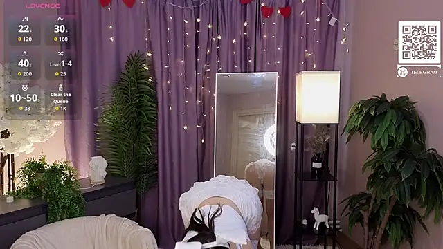 AriaCatrool Adlı Modelin Canlı XXX Sohbeti