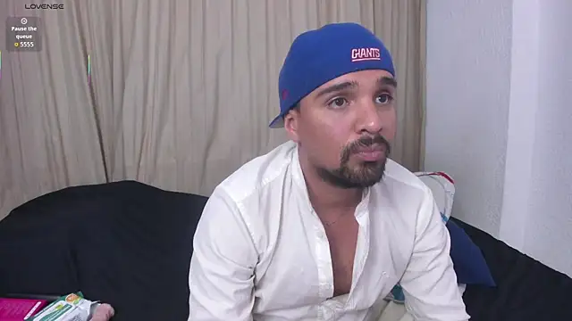 max_ed – Naživo XXX chat
