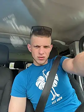 Chat XXX en directo de VelvetKingg