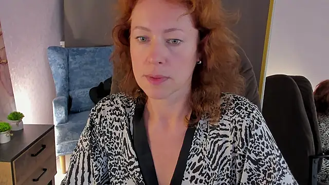 دردشة LeticiaRomano الجنسية المباشرة