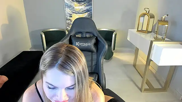 Chat XXX en directo de KylaMorrison