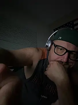 flirtyguy78's Webcam Show