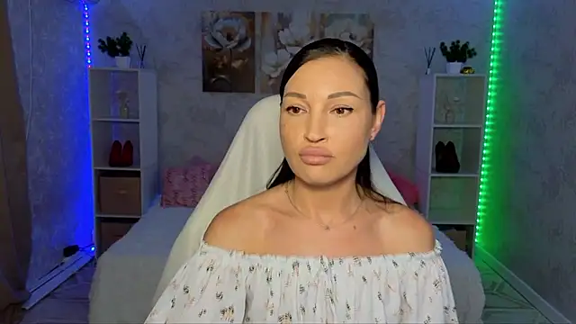 NikoleMills' Live XXX Chat