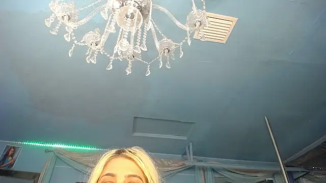 Chat XXX ao vivo de ADRIANNA_FOX