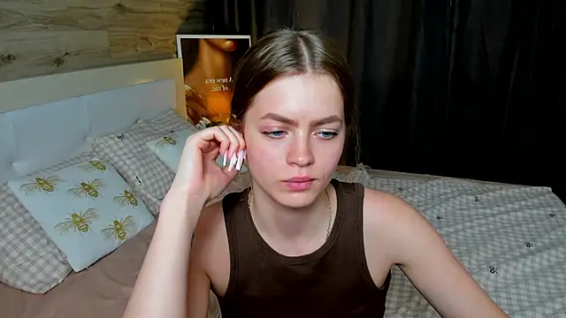HoneyEmilly Live XXX-Chat