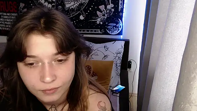 AlienforTwenty élő XXX-chatje