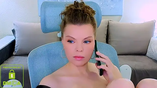 Glossier Live XXX-Chat