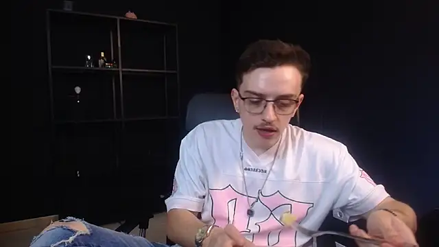 Živý XXX chat FelixStarkk