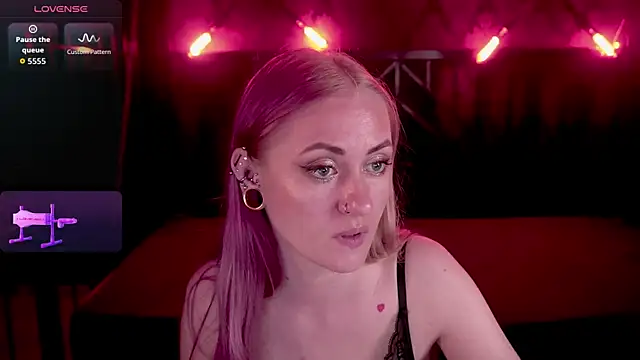 DramaQuenns' Live XXX Chat