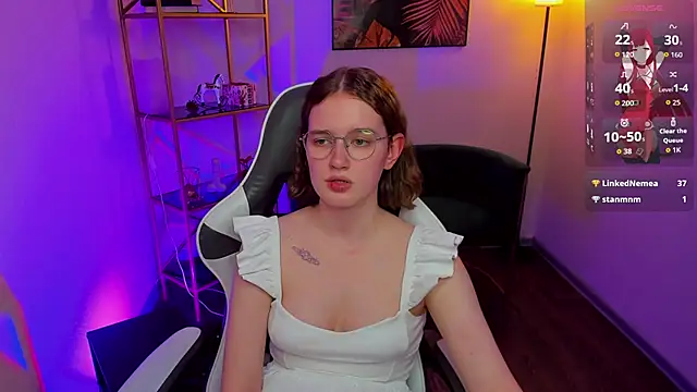 Chat +18 de MiaNoon ao vivo