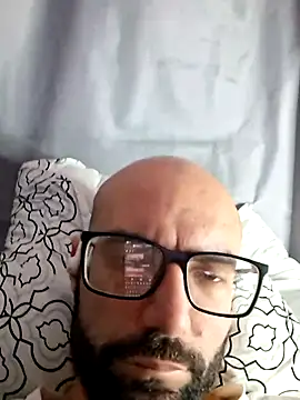 Robsonitj90's Live XXX Chat