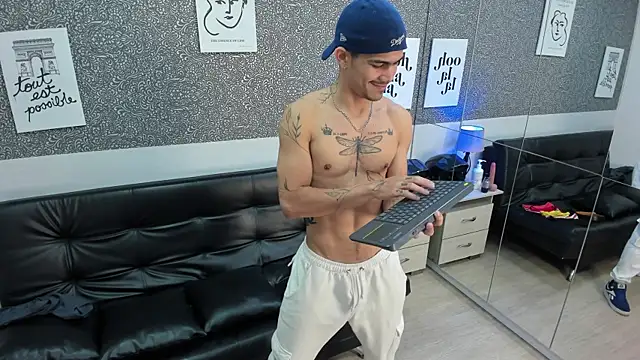 XXX chat uživo modela Jared_Cole