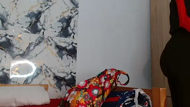 BlondQ2003 现场XXX聊天