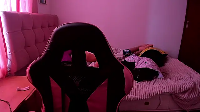 Bellacatx Adlı Modelin Canlı XXX Sohbeti