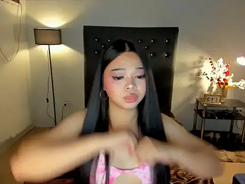 Kendralicious élő XXX-chatje