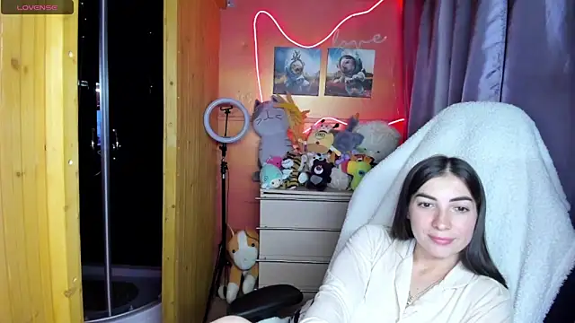 Živý XXX chat Fiery_Brunette_