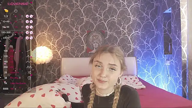 MiaMiaMeow live XXX chat