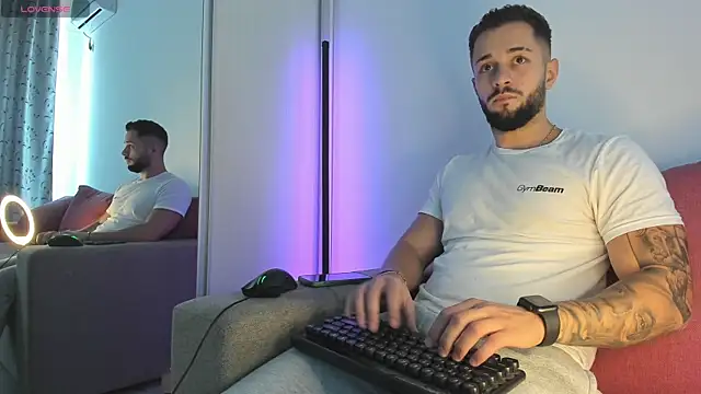 nicholasX1: онлайн-секс-чат