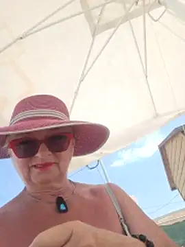 Hot-Muci élő XXX-chatje