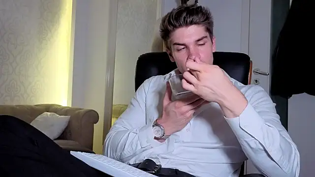 MaxKaiden Live XXX Chat