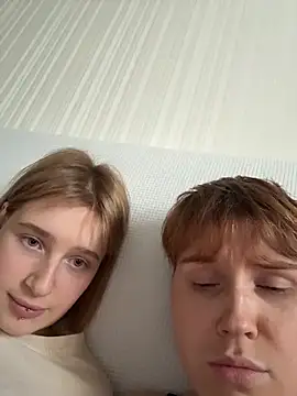 Онлайн чат XXX two_gerls_here