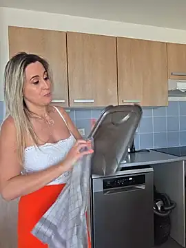 Malicia-hot's Live XXX Chat