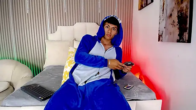 AdrianStark_n Live XXX chat
