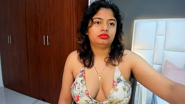 yeral2017 Adlı Modelin Canlı XXX Sohbeti