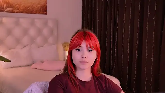 EvaThopson Adlı Modelin Canlı XXX Sohbeti