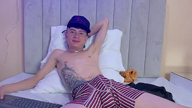 Nascary_Fox's Webcam Show