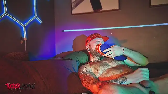 Онлайн чат XXX Tucker_pdmax