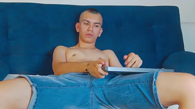 Show de Rowan_Cley na webcam