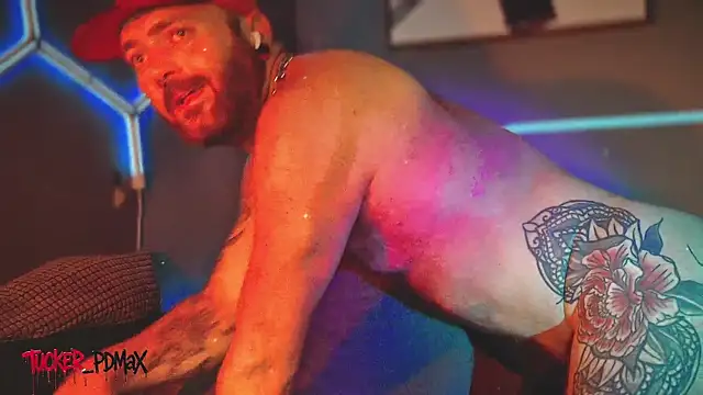 XXX chat uživo modela Tucker_pdmax