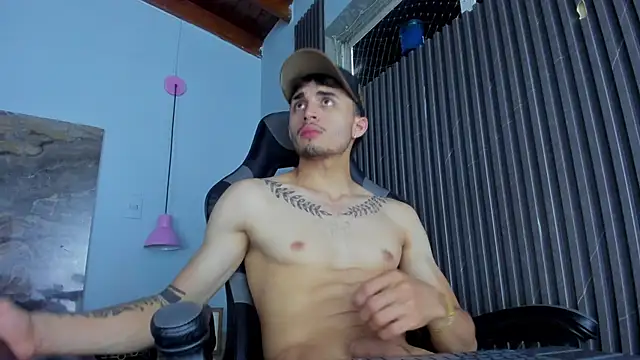 James-06 Live XXX-chat
