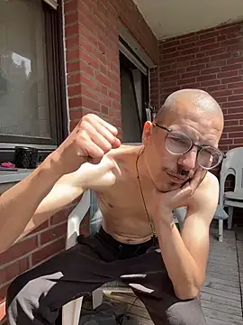Maximus9494n Live XXX chat