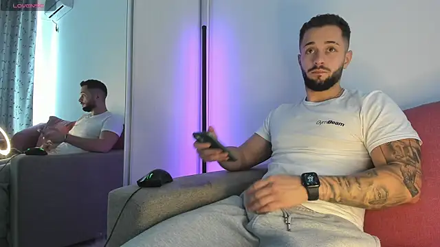 nicholasX1 live XXX chat