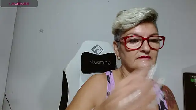 Czat XXX na żywo – bety-cum2