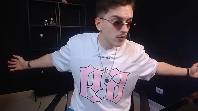 FelixStarkk's Live XXX Chat