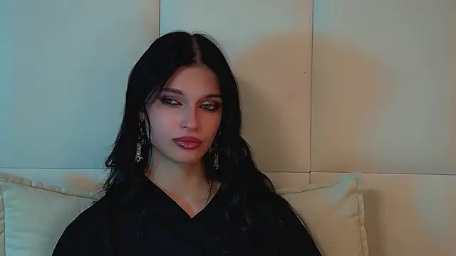 BeverlyMost élő XXX-chatje