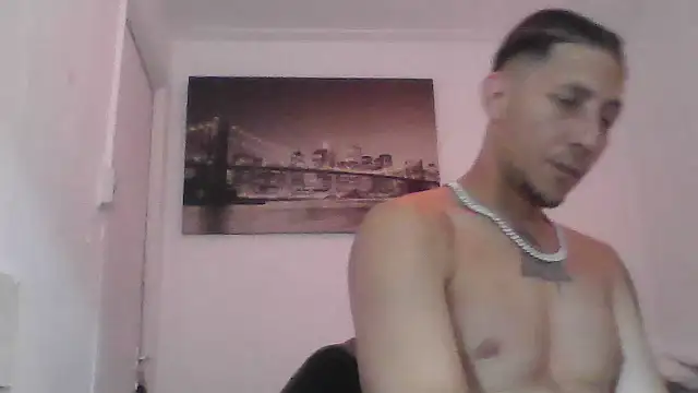 TitanNoir Adlı Modelin Canlı XXX Sohbeti