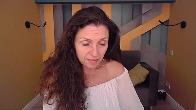 EllaLong Chat XXX in diretta