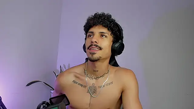 Chatroom XXX en direct de Lukeetaylor