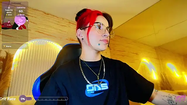 Moon_Red_r Chat XXX live