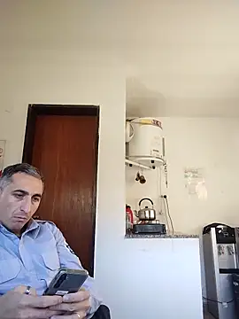 Alejandro83bsf élő XXX-chatje