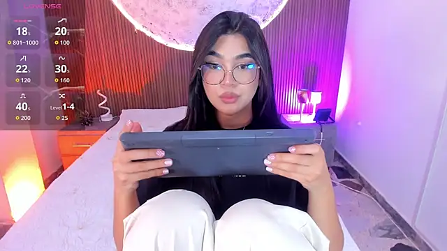 RoseCassie Chat XXX live