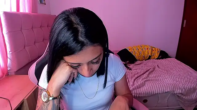 Bellacatx's Live XXX Chat