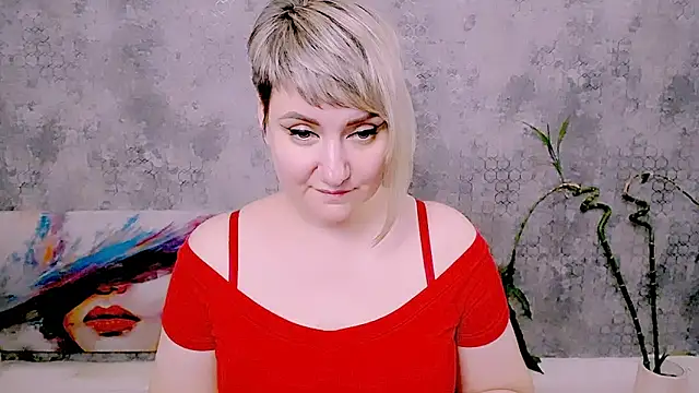 Djullia élő XXX-chatje