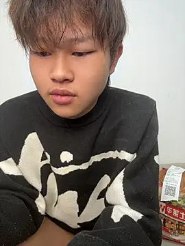 luo-77 Show Webcam