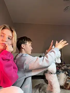 two_gerls_here live XXX chat